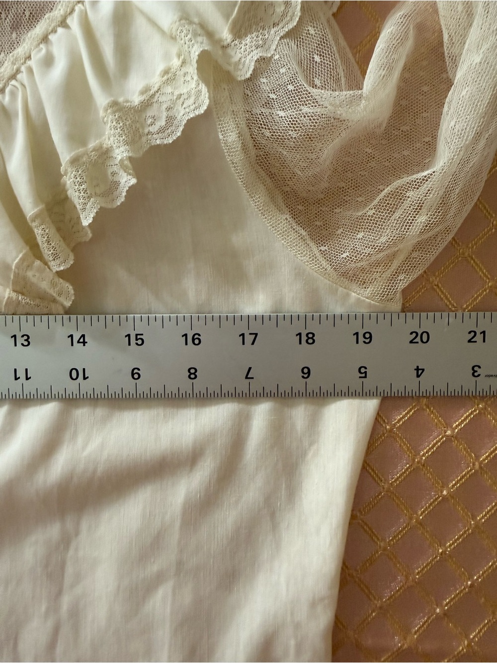 Vintage 70s Wrangler Cream Western Blouse with Ruffled Bodice and Lace Yoke S - Picture 4 of 8